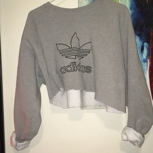 CROPPED ADIDIAS SWEATSHIRT
